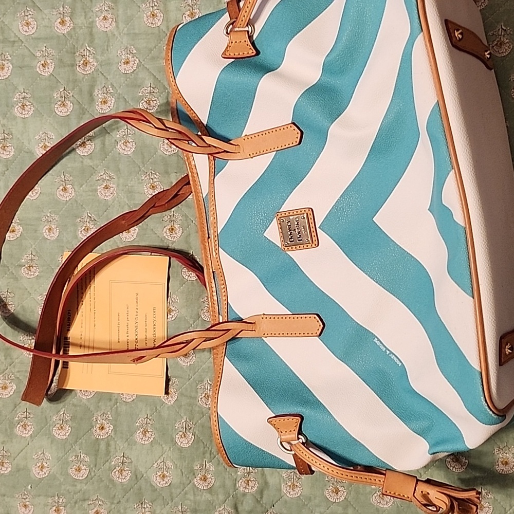 EUC Dooney & Bouke Tote bag